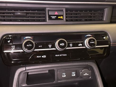 New 2026 Honda Pilot Sport image 25