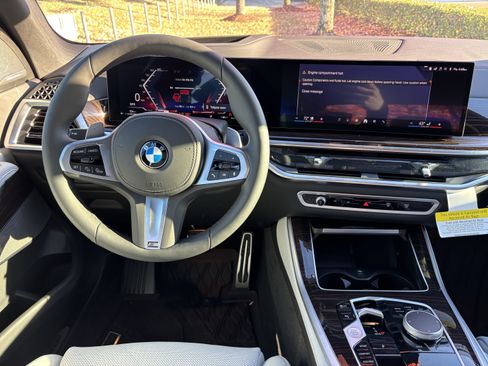 Used 2026 BMW X5 xDrive40i w/ M Sport Package AWD/4WD image 19