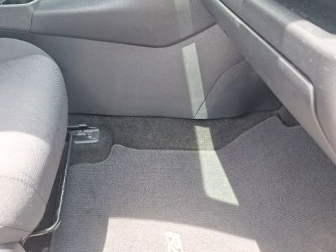 Used 2019 Toyota RAV4 XLE w/ Carpet Mat Package AWD/4WD image 18