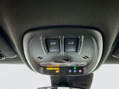 Used 2024 Chevrolet Trax RS w/ Sunroof Package image 18