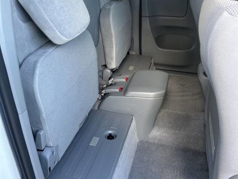 Used 2011 Toyota Tacoma 2WD Access Cab w/ Convenience Pkg image 13