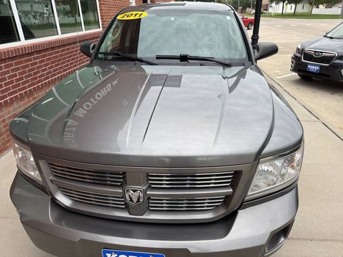 Used 2011 Dodge Dakota 4x4 Crew Cab w/ Convenience Group image 5