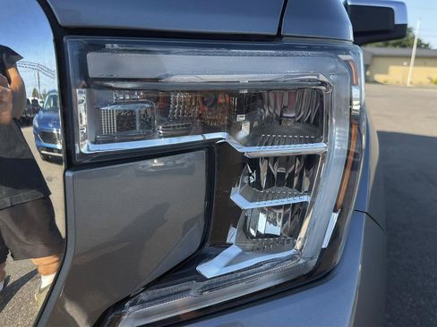 Used 2019 GMC Sierra 1500 SLE w/ SLE Value Package AWD/4WD image 21