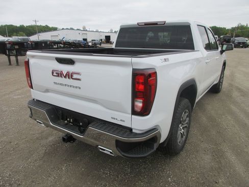 New 2026 GMC Sierra 1500 SLE AWD/4WD image 5