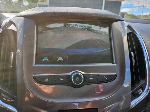 Used 2017 Chevrolet Cruze LT image 15