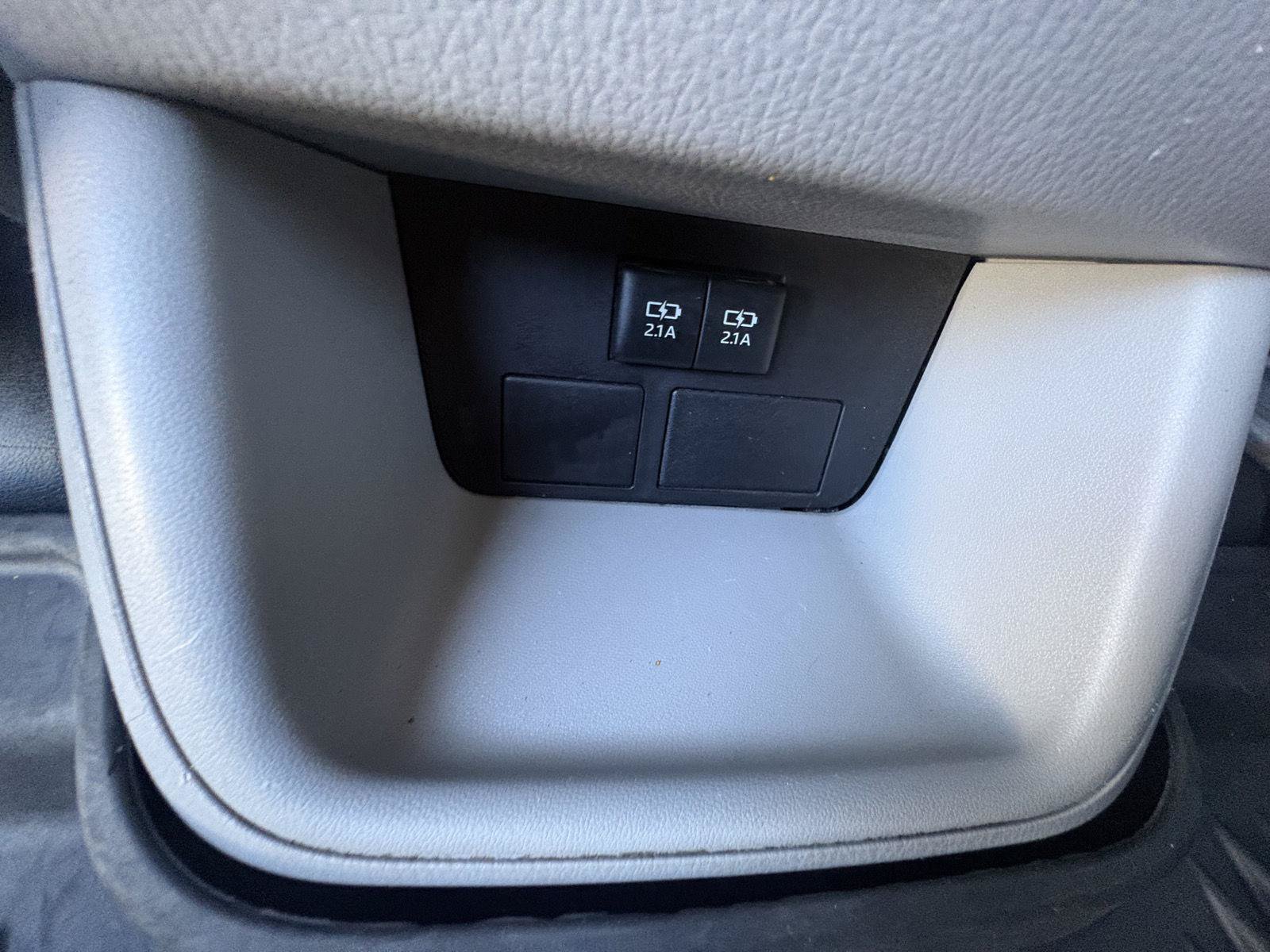 Used 2018 Toyota Highlander Plus AWD/4WD image 24