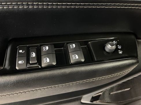 Used 2022 Jeep Wagoneer Series III w/ Premium Group I image 16