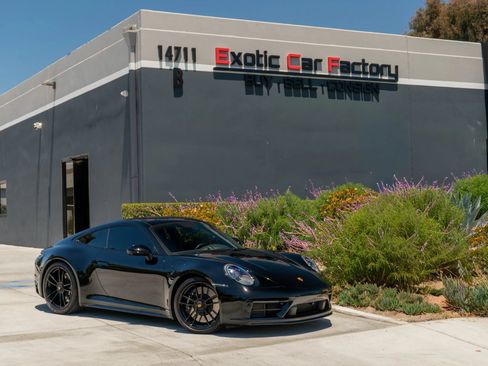 Used 2024 Porsche 911 Carrera S RWD image 1
