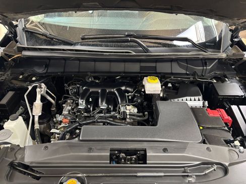 Used 2025 Nissan Pathfinder SV FWD image 35