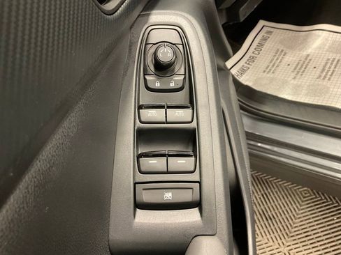 Used 2025 Subaru Crosstrek 2.0i Premium AWD/4WD image 12