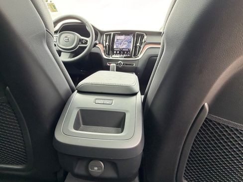 Certified 2025 Volvo V60 B5 Cross Country Plus AWD/4WD image 14
