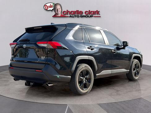 Used 2019 Toyota RAV4 XLE AWD/4WD image 5