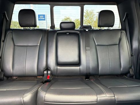 Used 2022 Ford F250 Lariat w/ Black Appearance Package AWD/4WD image 32