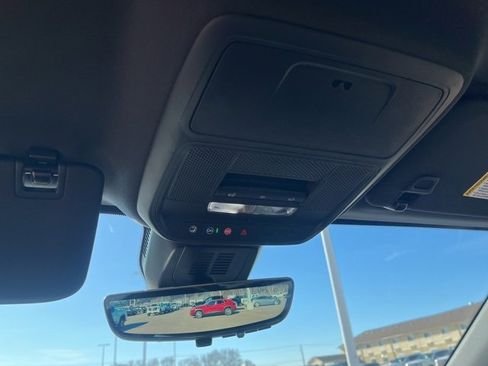 New 2026 Chevrolet Equinox LT w/ Convenience Package II image 31