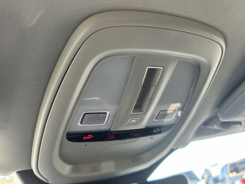 Certified 2025 Volvo XC90 B6 Plus image 26