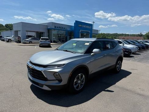 Used 2023 Chevrolet Blazer LT w/ Convenience Package FWD image 2
