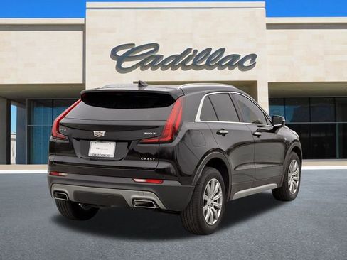 Certified 2022 Cadillac XT4 Premium Luxury w/ Enhanced Visibility Package image 4