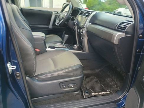 Used 2020 Toyota 4Runner SR5 Premium w/ Moonroof Package AWD/4WD image 15
