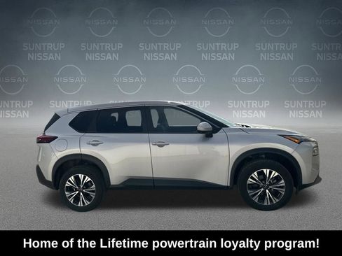 Used 2023 Nissan Rogue SV image 7