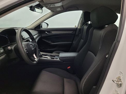 Used 2018 Honda Accord LX image 17