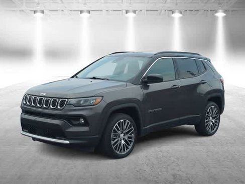 Used 2023 Jeep Compass Limited w/ Elite Group AWD/4WD image 4