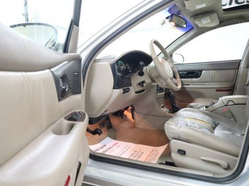 Used 2001 Buick Regal GS w/ Abboud Pkg image 9