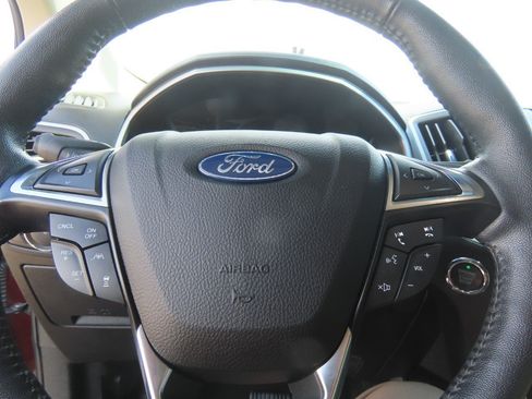 Used 2020 Ford Edge SEL w/ Convenience Package FWD image 28