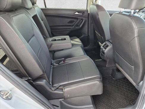 Used 2018 Volkswagen Tiguan SEL AWD/4WD image 20