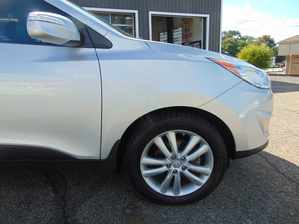 Used 2013 Hyundai Tucson Limited AWD/4WD image 11