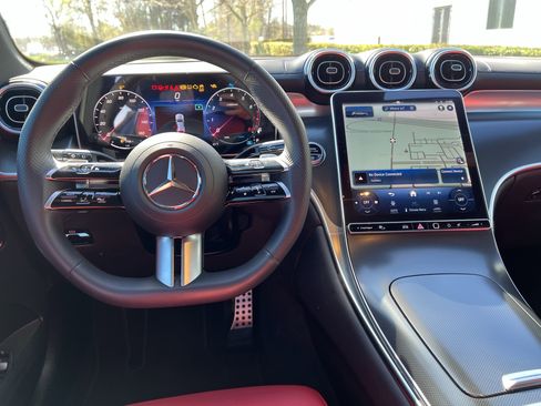 Used 2024 Mercedes-Benz GLC 300 300 image 30