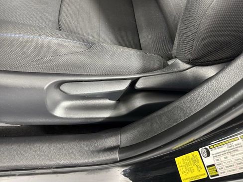 Used 2021 Toyota Corolla SE w/ Carpet Mat Package (TMS) FWD image 20