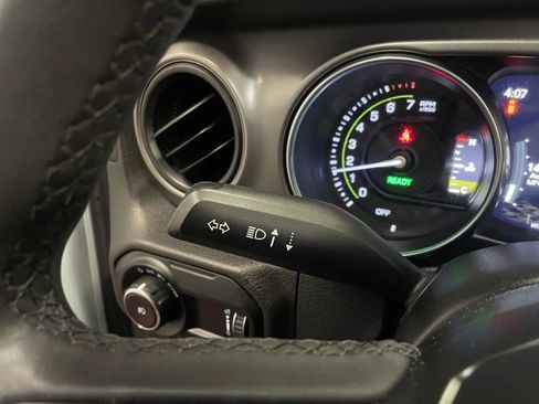 Used 2023 Jeep Wrangler Unlimited w/ Sun & Screen Package AWD/4WD image 26