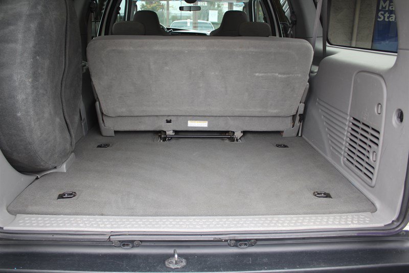 Used 2005 Ford Excursion XLT AWD/4WD image 31