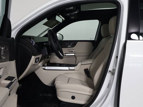 New 2026 Mercedes-Benz GLB 250 image 5