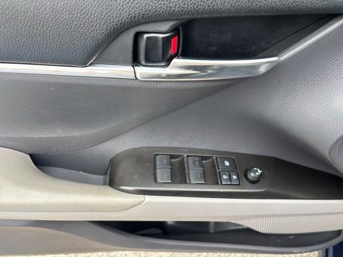 Used 2021 Toyota Camry SE FWD image 15