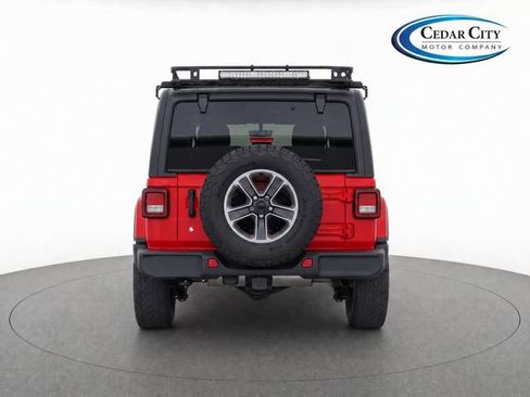 Used 2018 Jeep Wrangler Unlimited Sahara AWD/4WD image 7