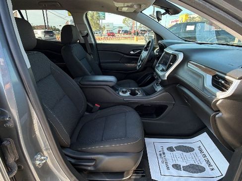 Used 2022 GMC Acadia SLE FWD image 34