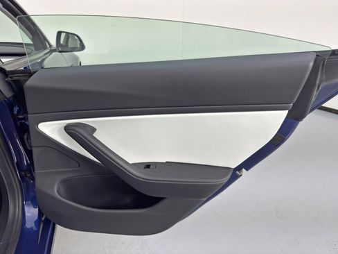 Used 2021 Tesla Model 3 Standard Range Plus image 46