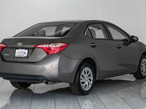 Used 2017 Toyota Corolla LE image 6
