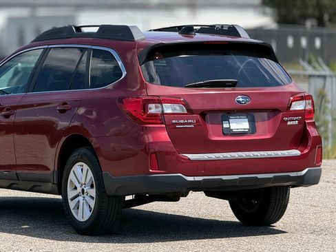 Used 2016 Subaru Outback 2.5i Premium image 16