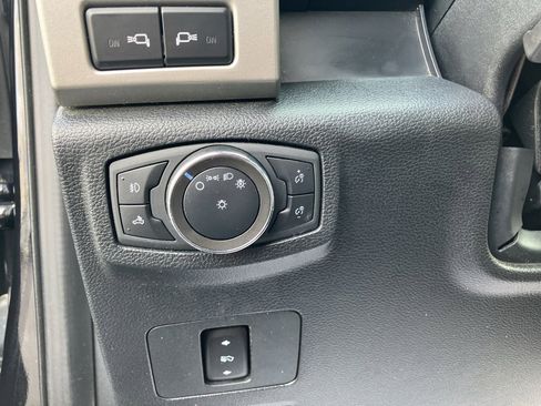 Used 2020 Ford F350 Lariat w/ Chrome Package image 16