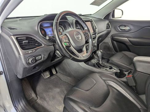 Used 2020 Jeep Cherokee Limited image 30