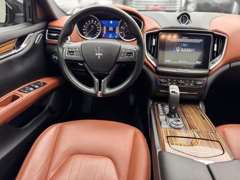 Used 2019 Maserati Ghibli S Q4 AWD/4WD image 25