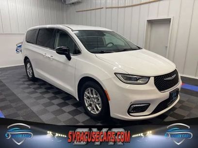 Used 2024 Chrysler Pacifica Touring-L