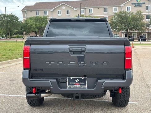 Used 2026 Toyota Tacoma TRD Off-Road image 6