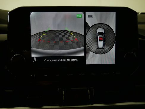 New 2025 Nissan Pathfinder Platinum image 31