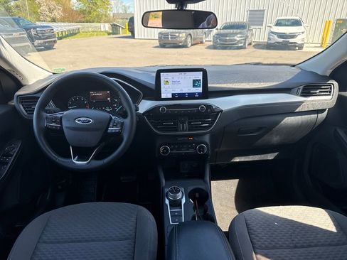 Used 2022 Ford Escape SE w/ Cold Weather Package AWD/4WD image 4