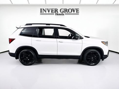 Certified 2024 Honda Passport Black Edition image 4