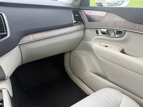 Certified 2023 Volvo XC90 B6 Plus w/ Protection Package AWD/4WD image 19