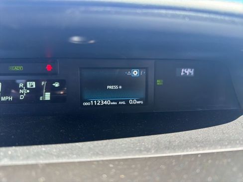 Used 2015 Toyota Prius V Five image 11